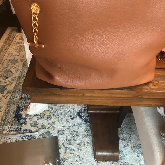 Beautiful Tory Burch Shoulder Bag Brand New W/O Tags - Picture 3 of 9